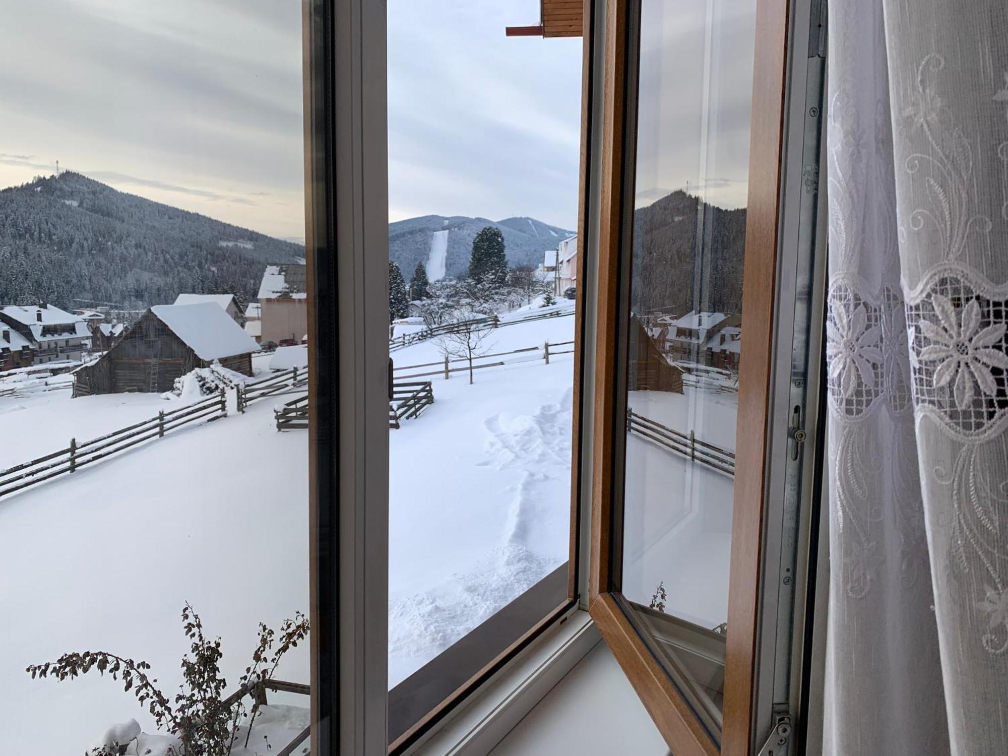 Guest House Velet Bukovel Kültér fotó