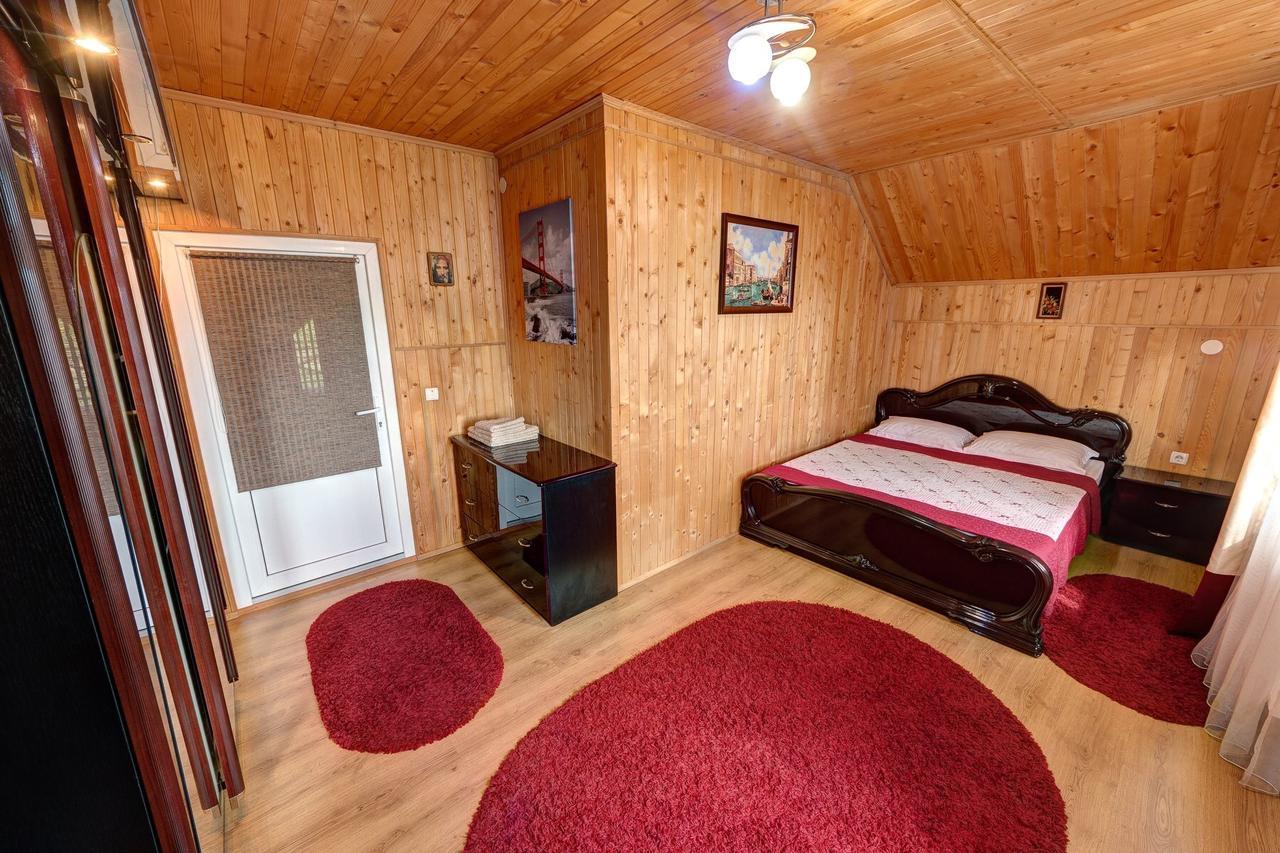 Guest House Velet Bukovel Kültér fotó